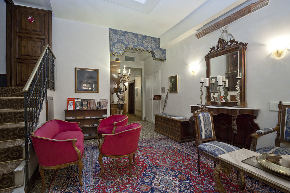 Odoni Aparthotel *