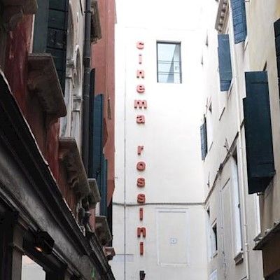 Ambassador Tre Rose Hotel 3*