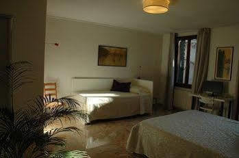Acomodação com café da manhã  Guest House Ca' Dell'Angelo 2*