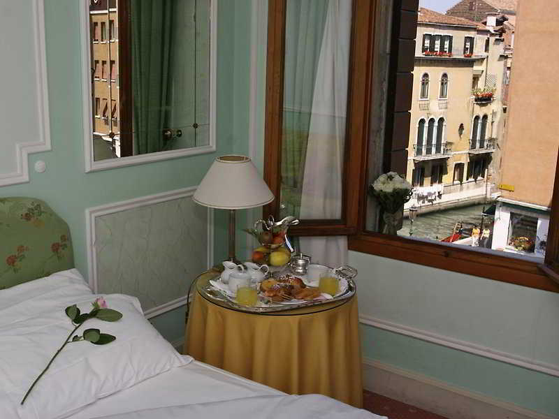 Arlecchino Hotel 3*