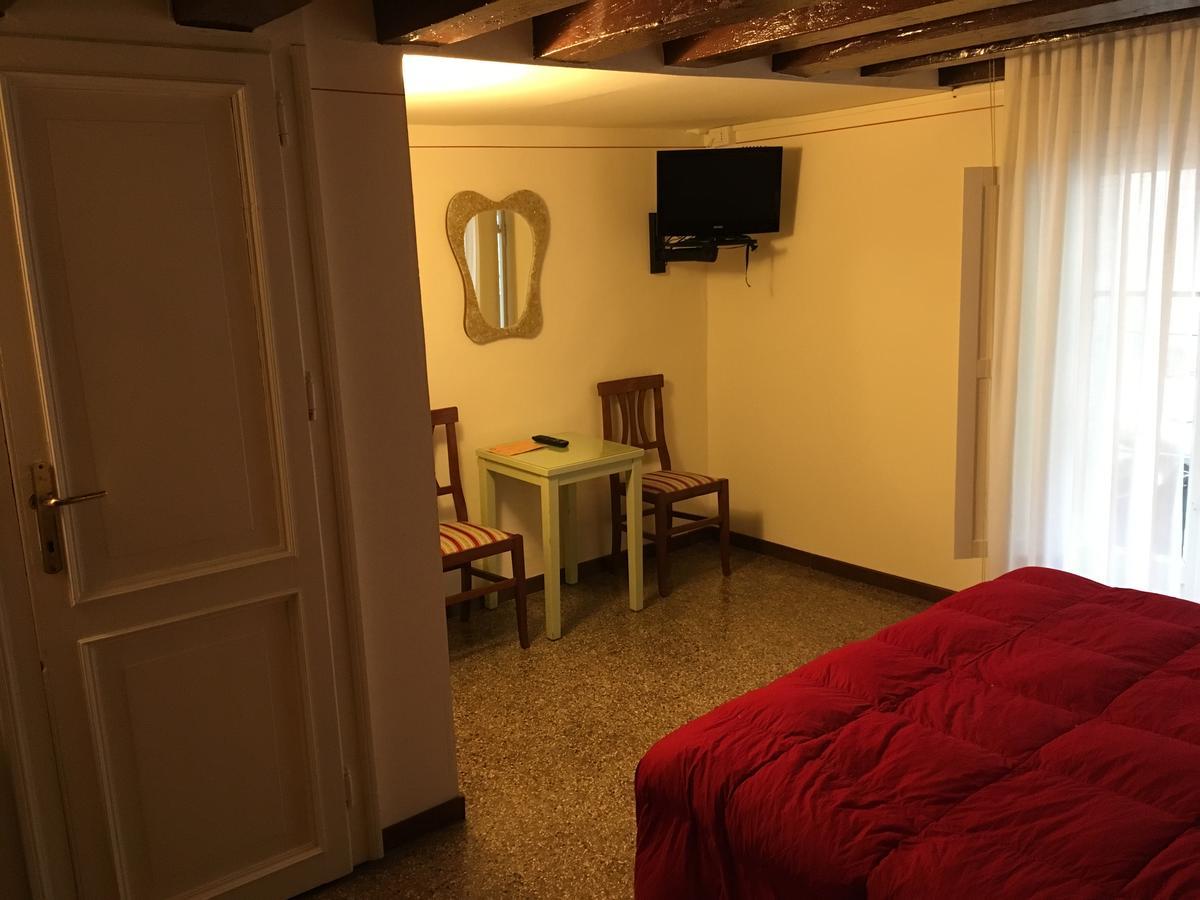 Palazzo Lion Morosini - Check In Presso Ai Santi Apostoli