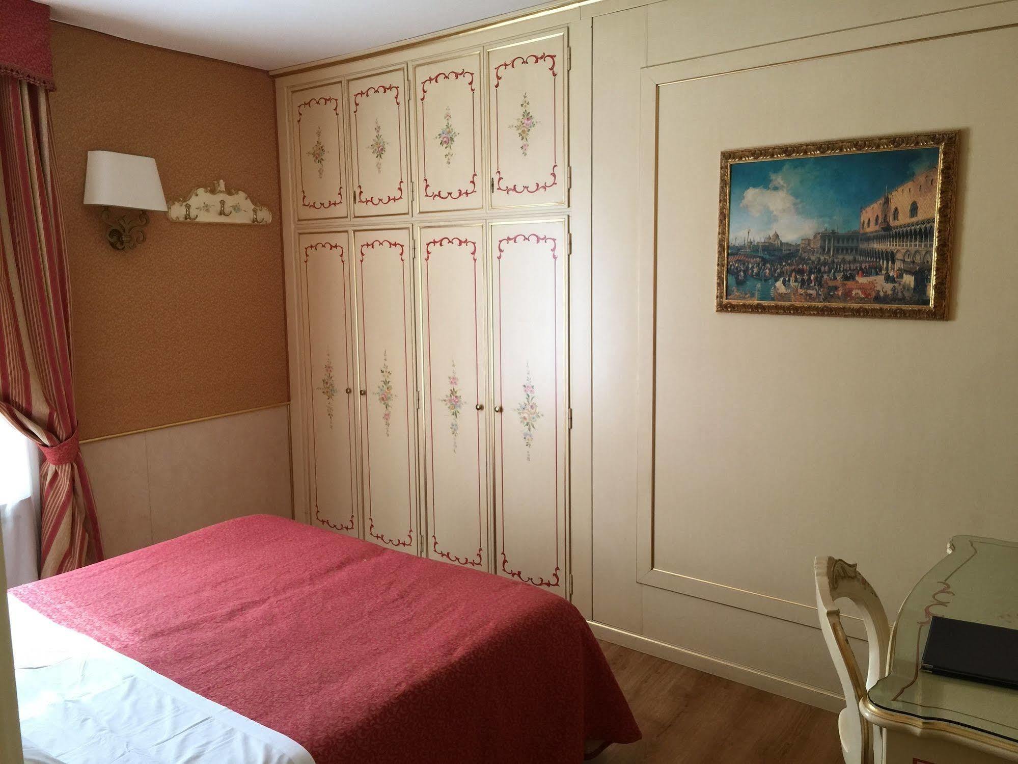 Arlecchino 3* Venice