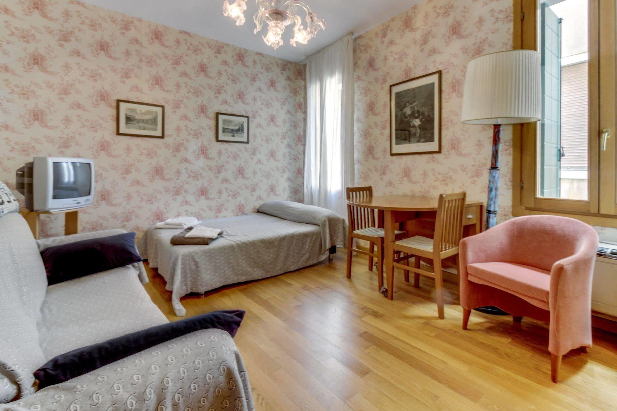 Residenza Goldoni Bed & Breakfast 3*