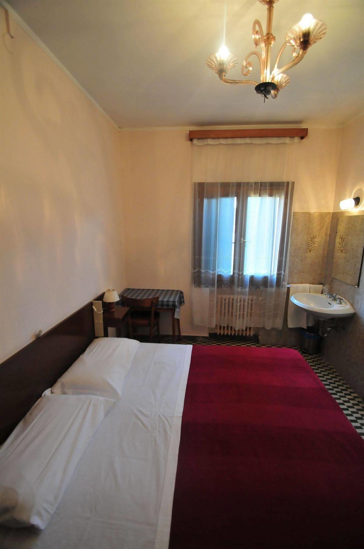 Sant'anna Hotel *