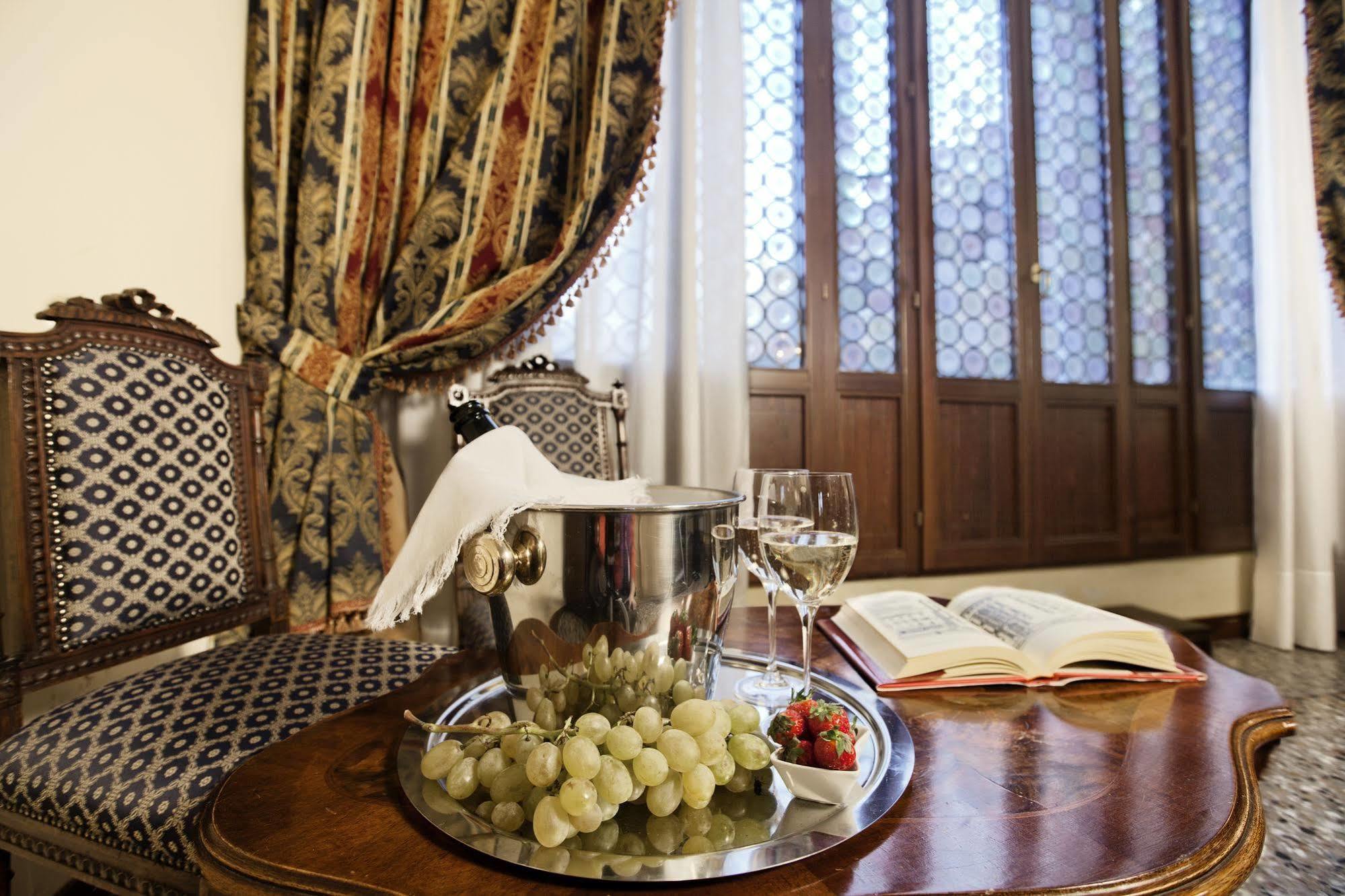 Ca' Bragadin E Carabba Guest house