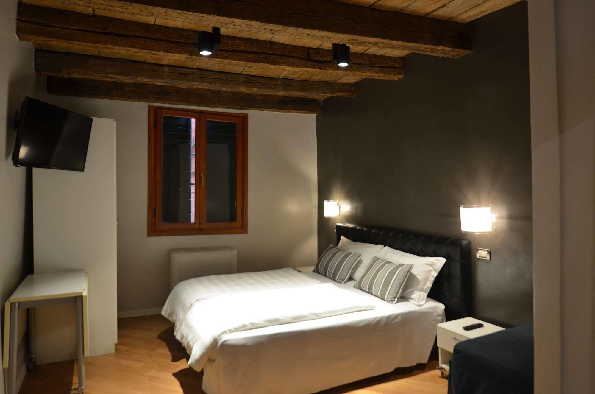 Rio Hotel *