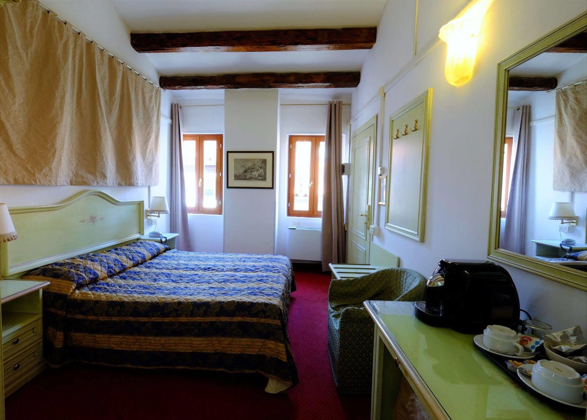 Ca' Pedrocchi Guest house 3*