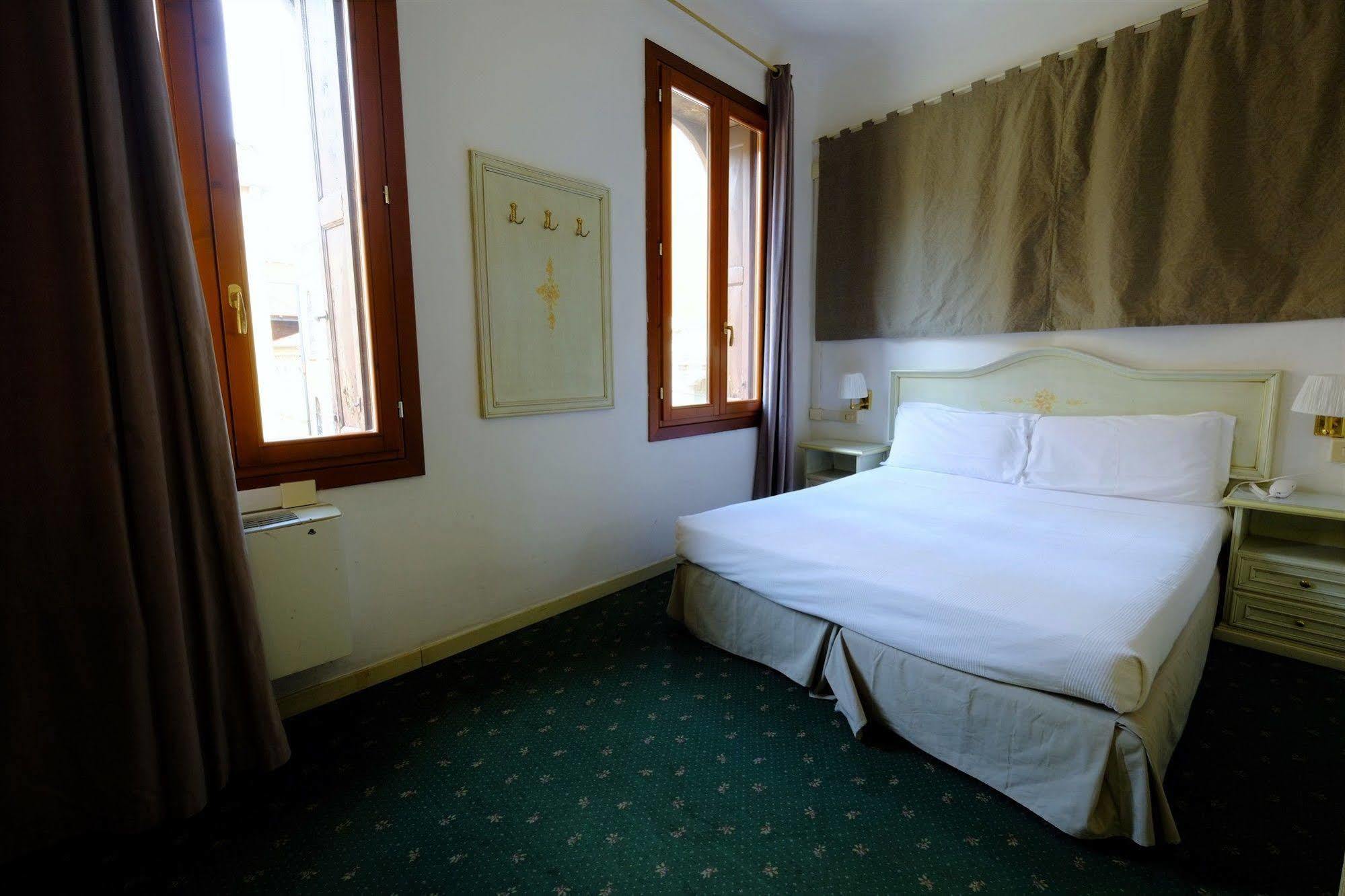Ca' Pedrocchi 3*