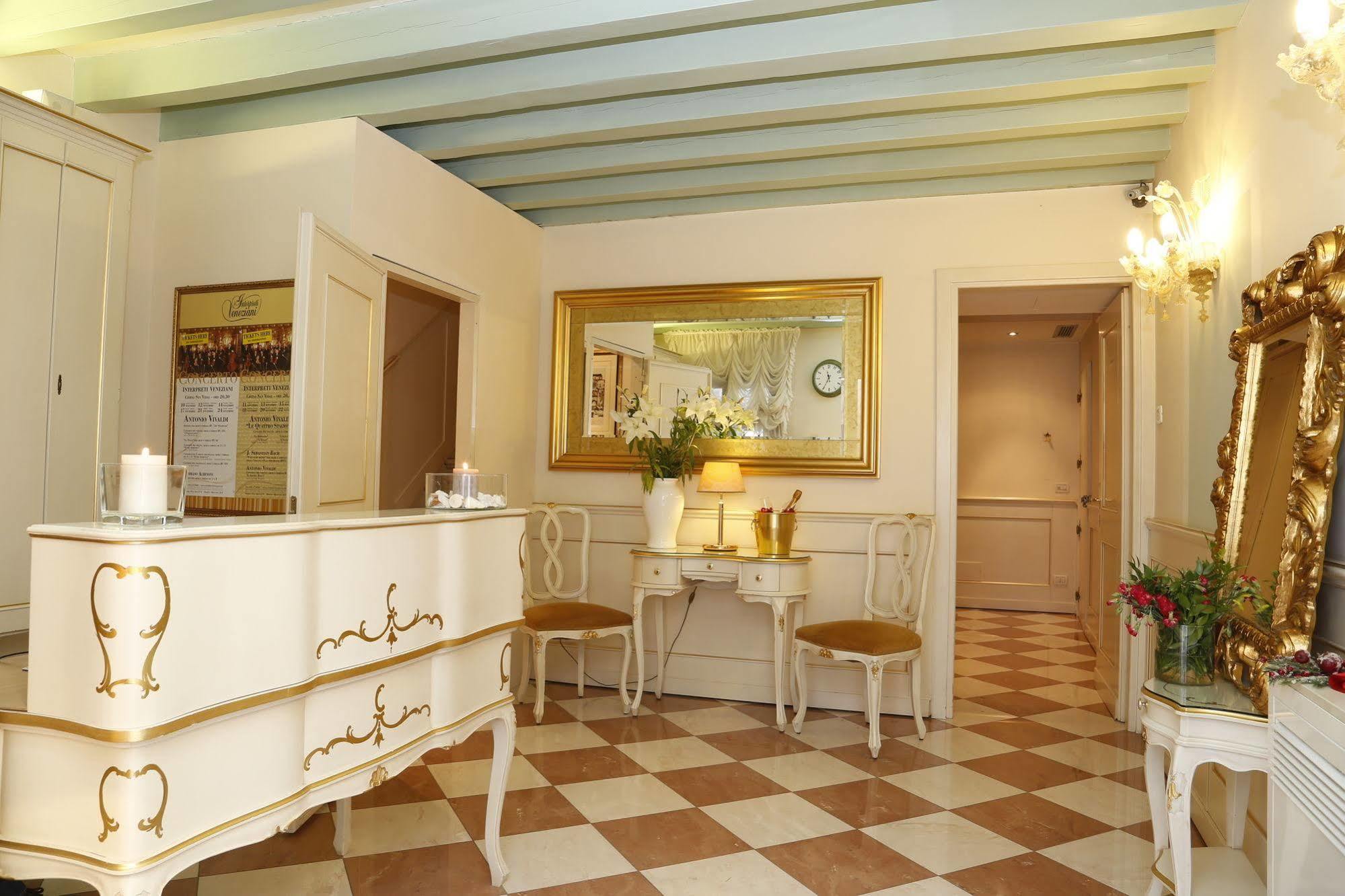 Casa Dei Cavalieri * Venice