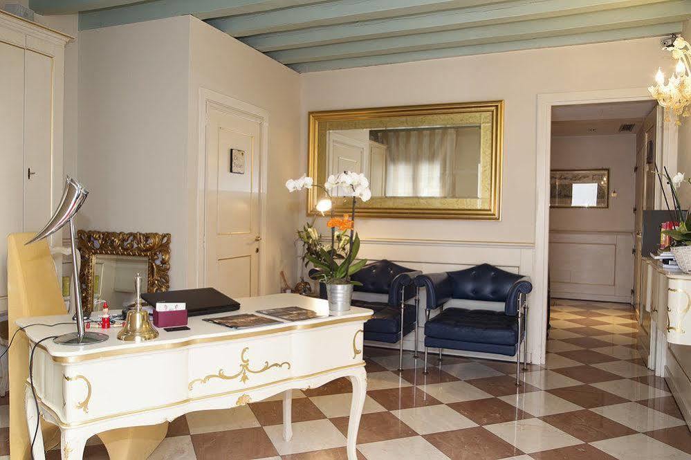 Casa Dei Cavalieri * Venice