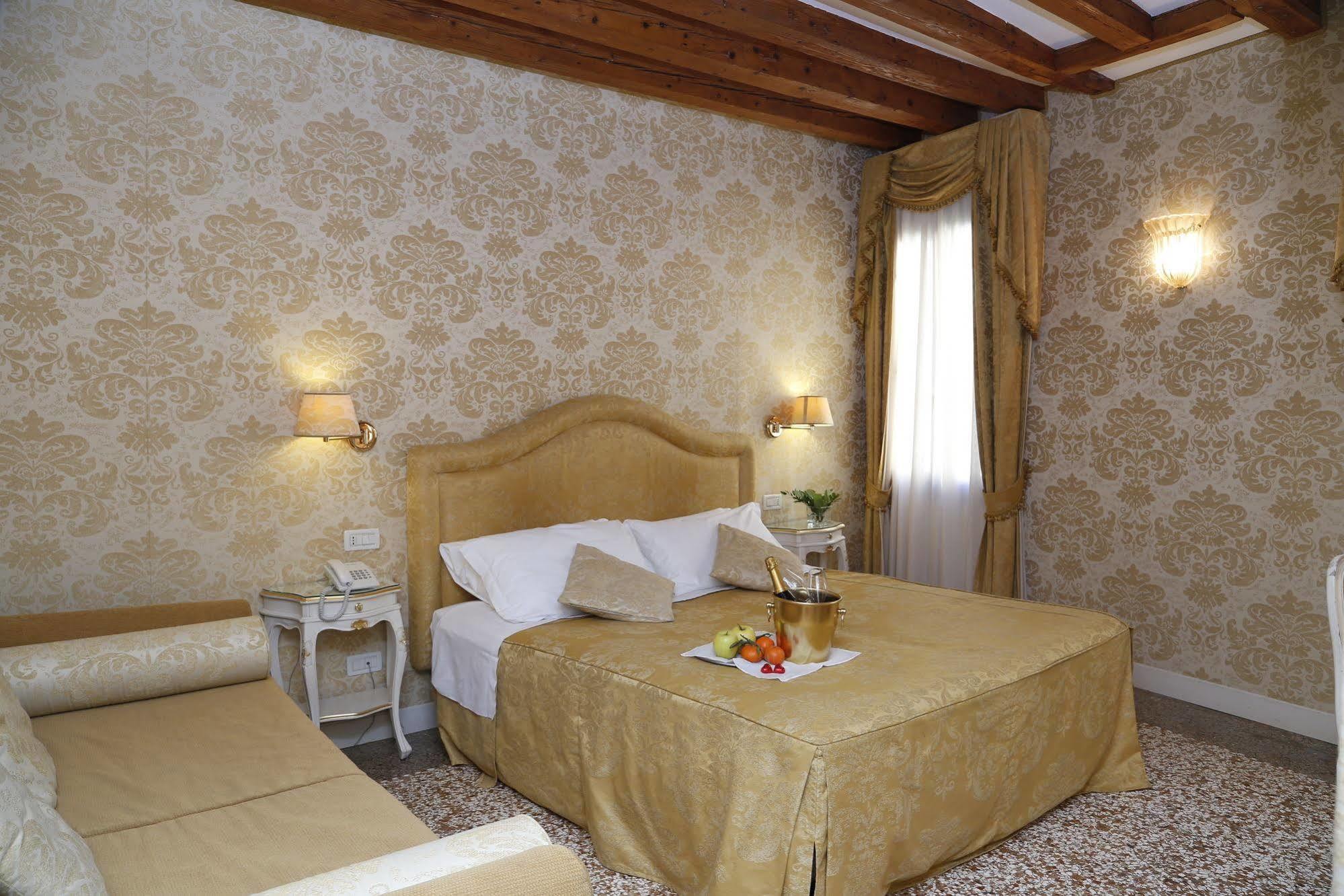 Casa Dei Cavalieri *