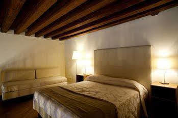Foresteria Levi 2* Venice