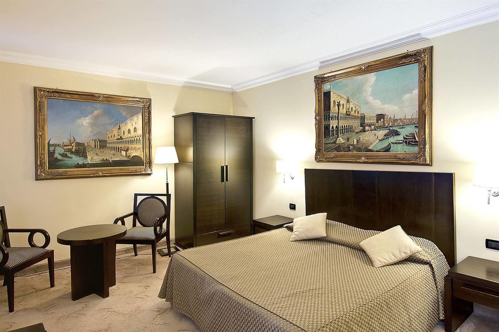 312 Piazza San Marco Guest house 3*