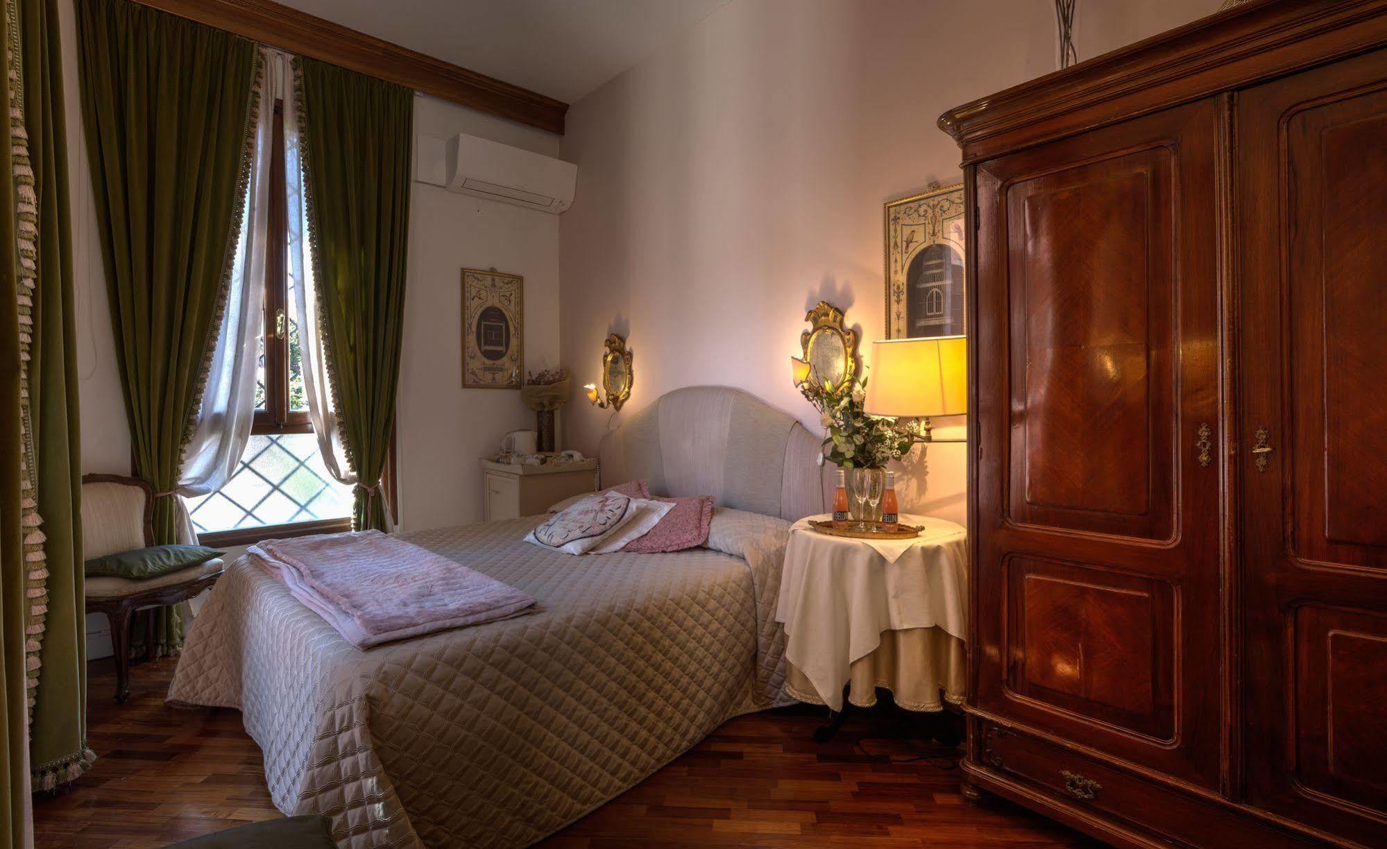Ca' Della Corte 2* Venice