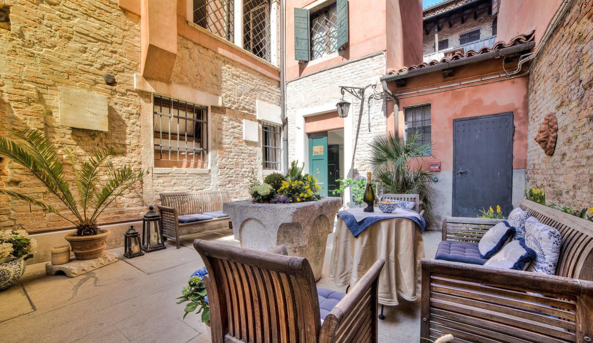 Ca' Della Corte Bed & Breakfast Venice