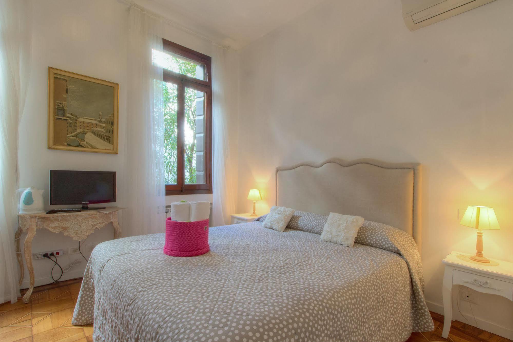 De L'osmarin Suites Casa de hóspedes