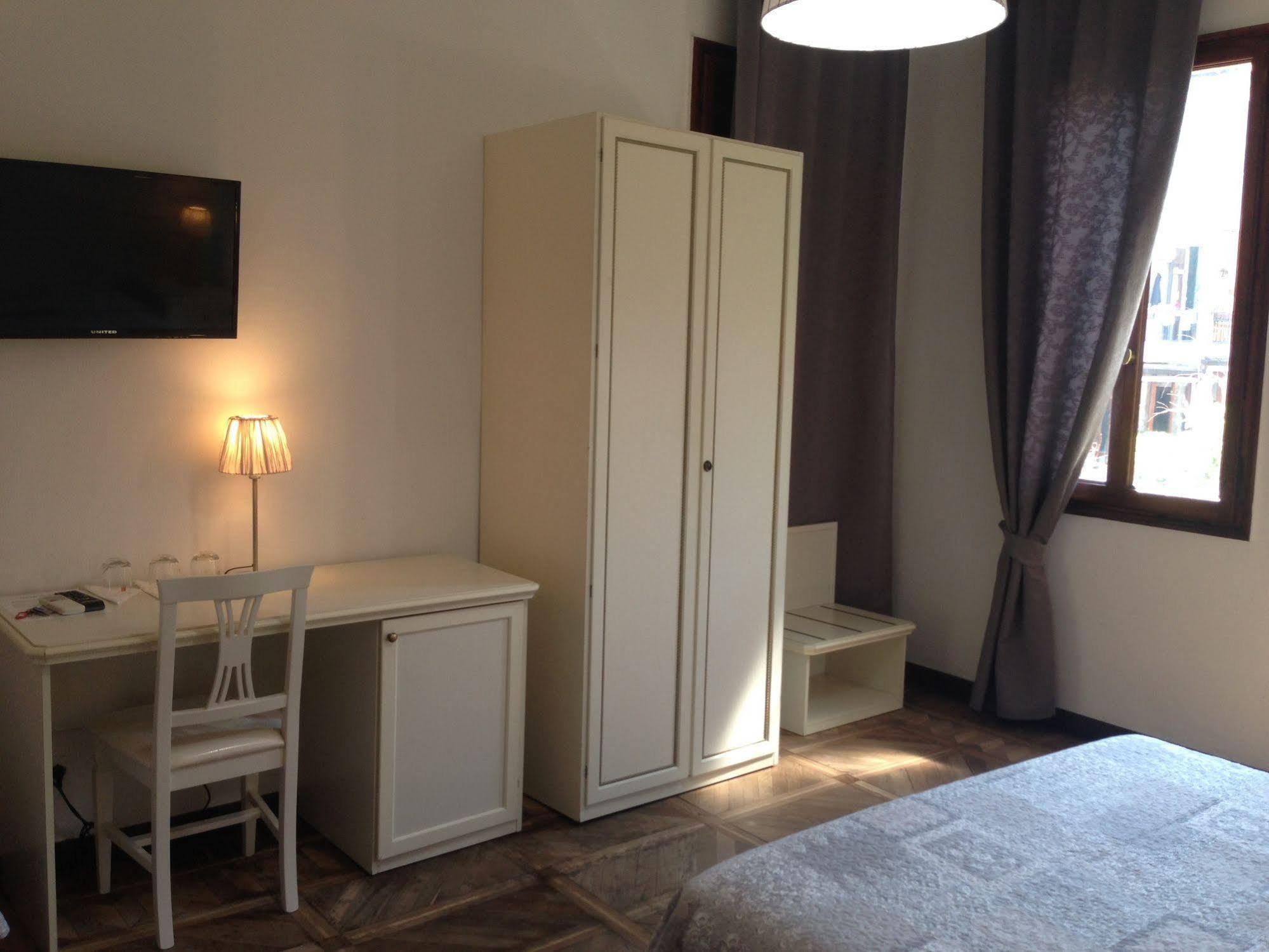 Guest House Loredana Inn *