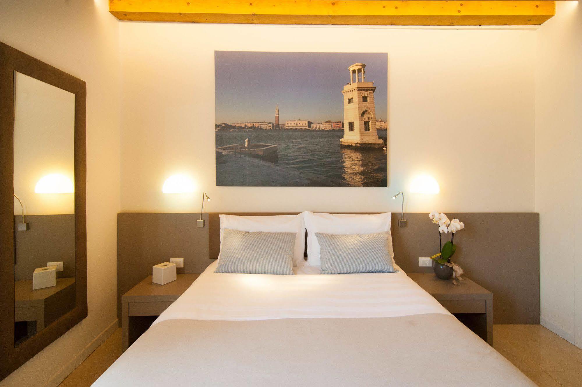 Leone Hotel 3*