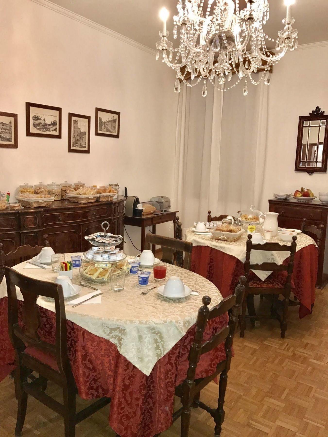 Bed & Breakfast Le Due Corone Venice