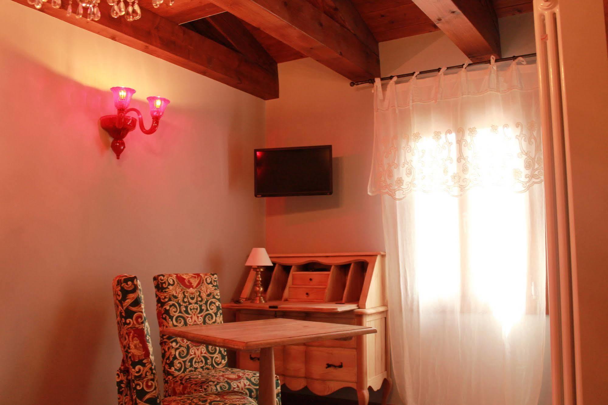 Bed & Breakfast Rosso Charm