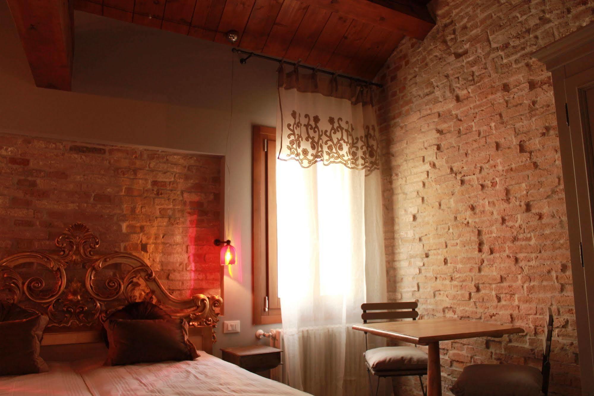 Rosso Charm Bed & Breakfast Venice
