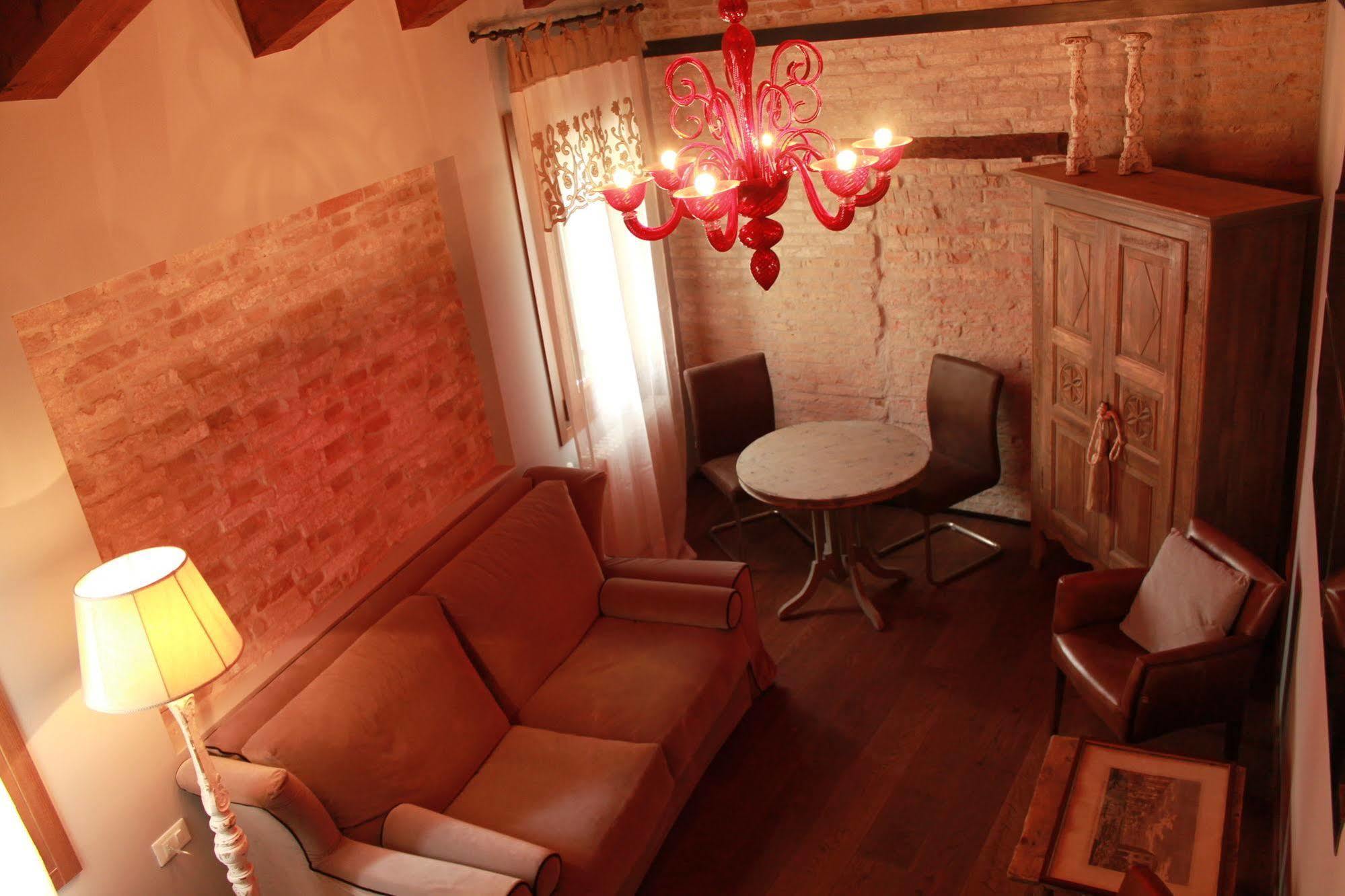 Rosso Charm Bed & Breakfast