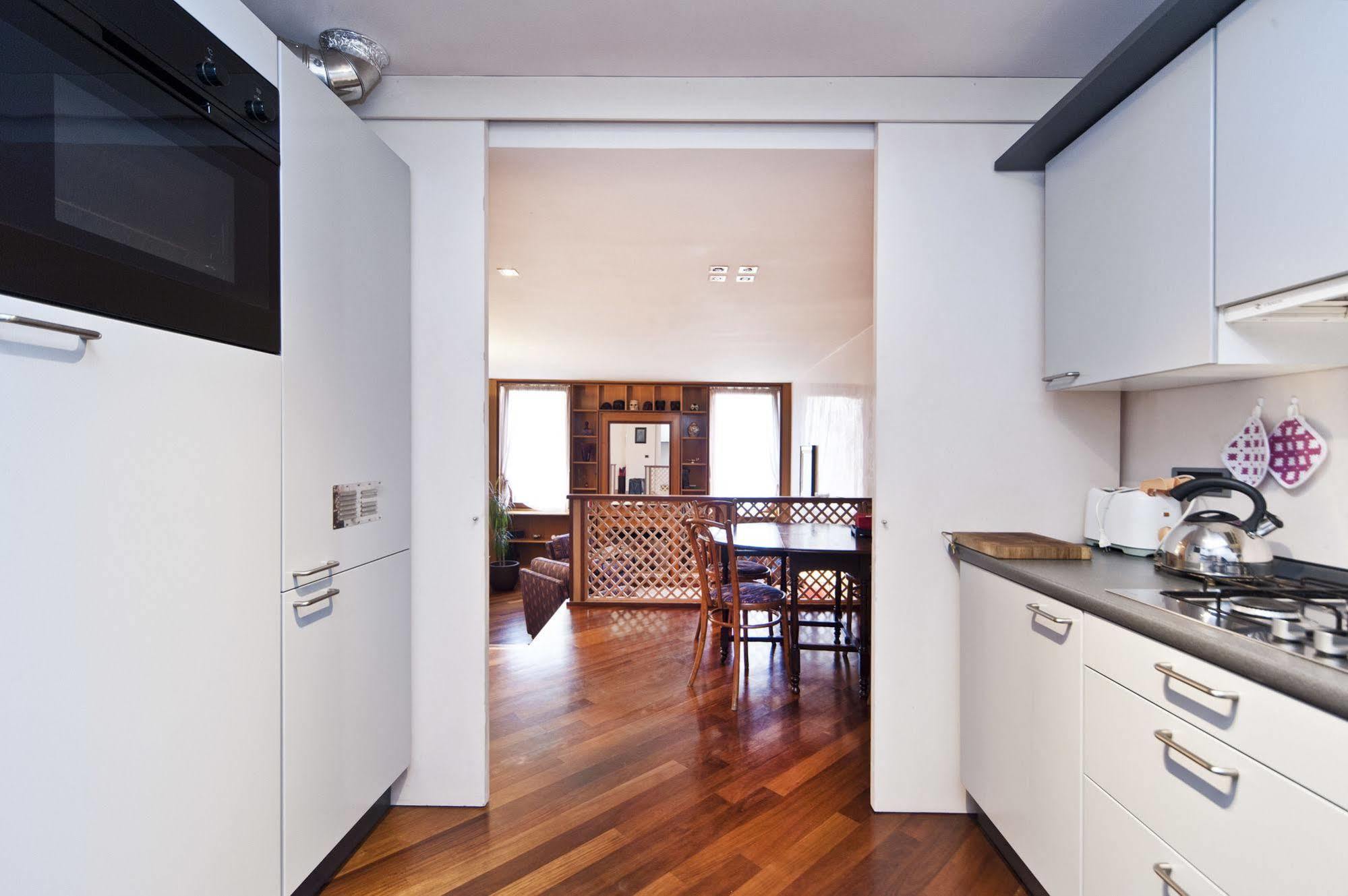 Apartment Palazzo San Marco: Historic With Lift Venice