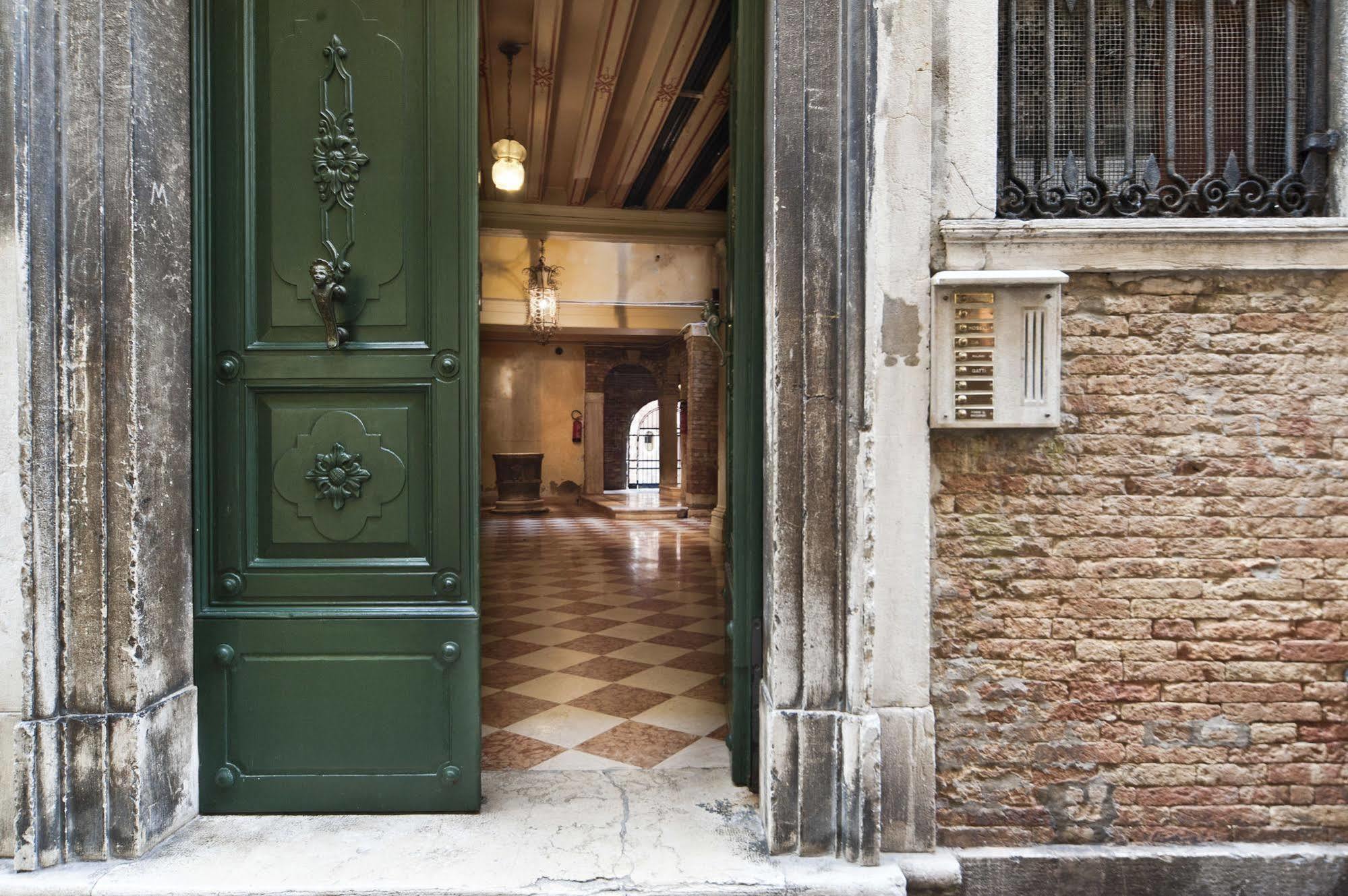 Palazzo San Marco: Historic With Lift *