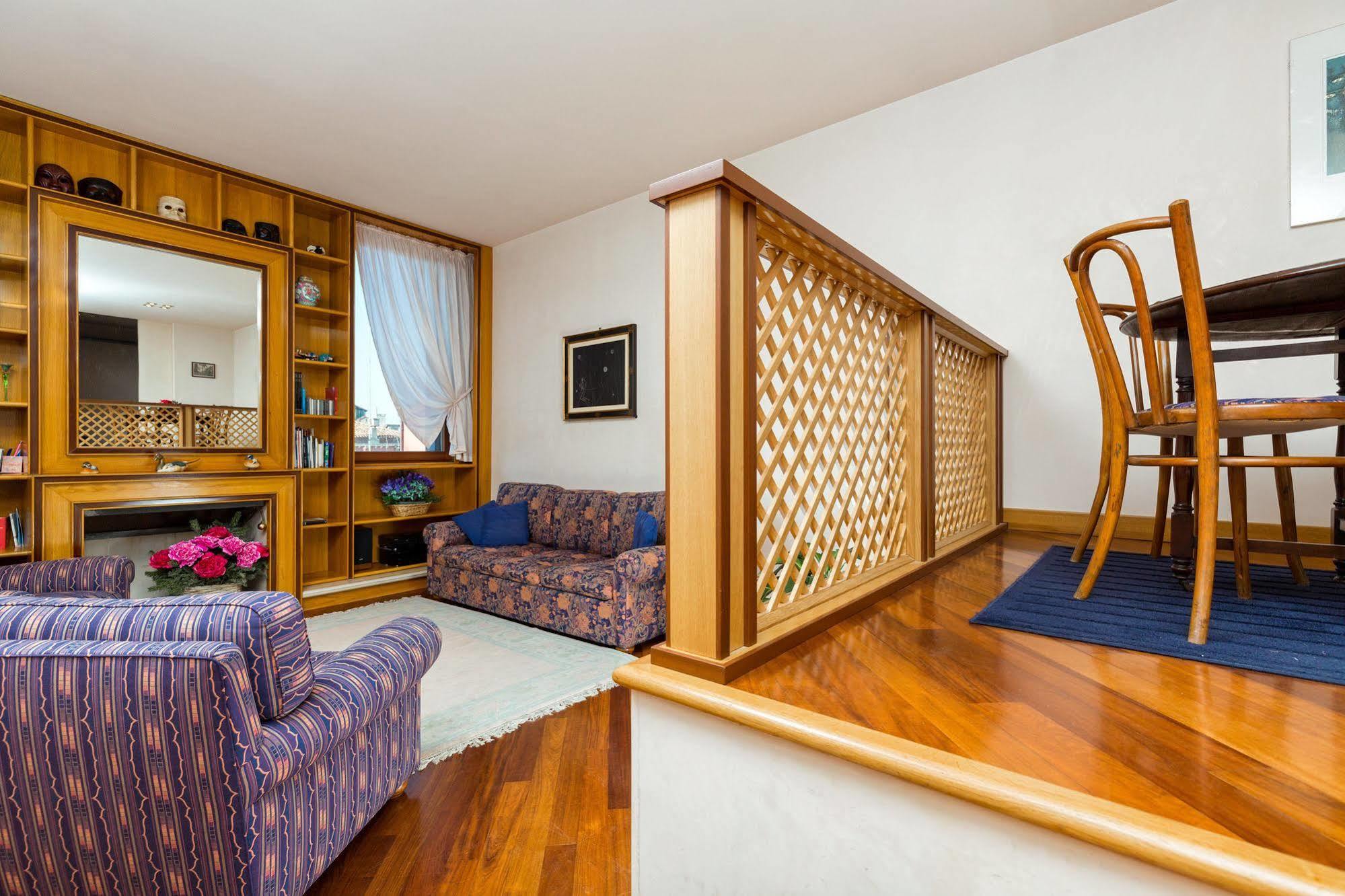 Apartment Palazzo San Marco: Historic With Lift *
