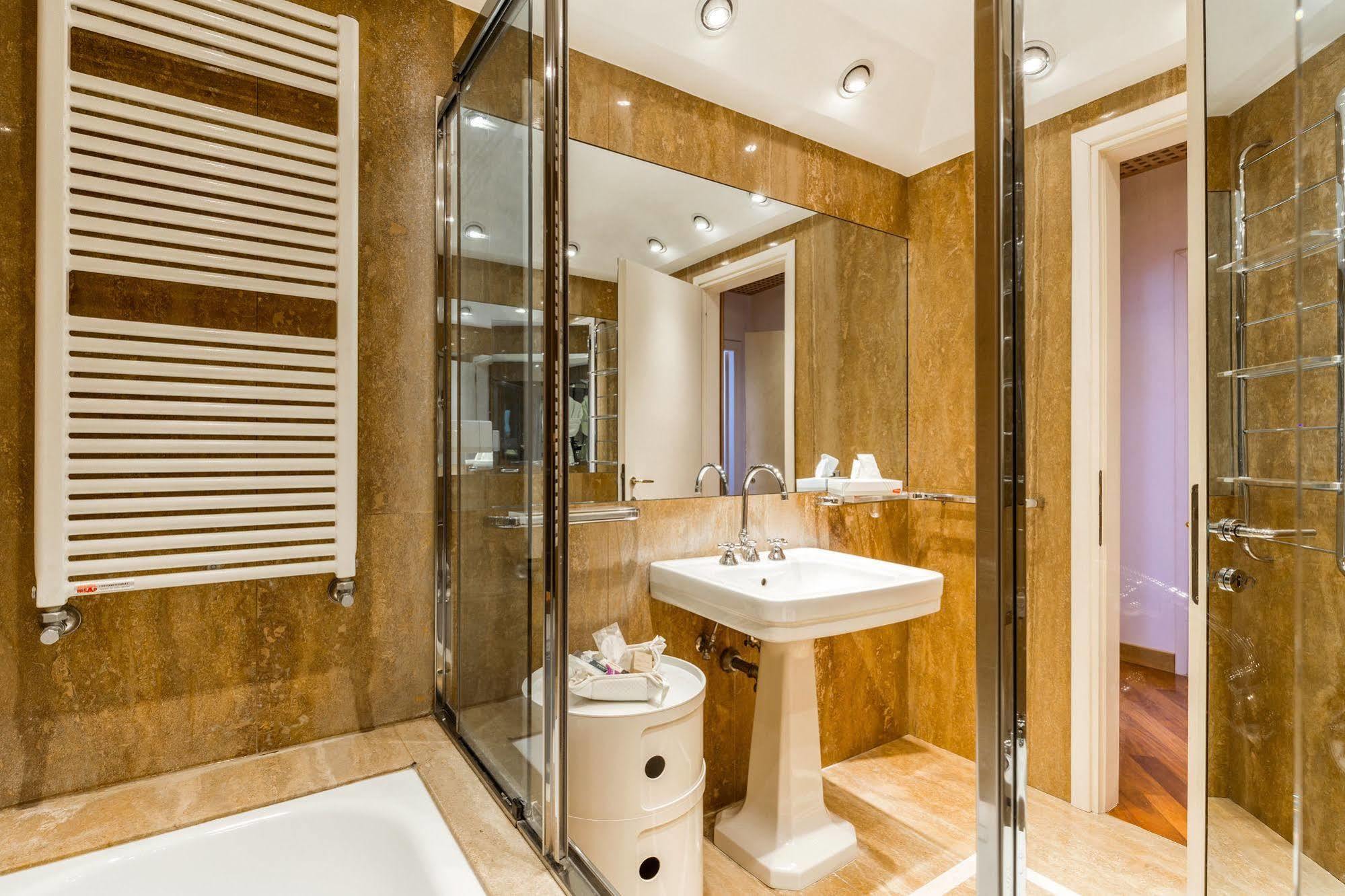 Palazzo San Marco: Historic With Lift Apartment *