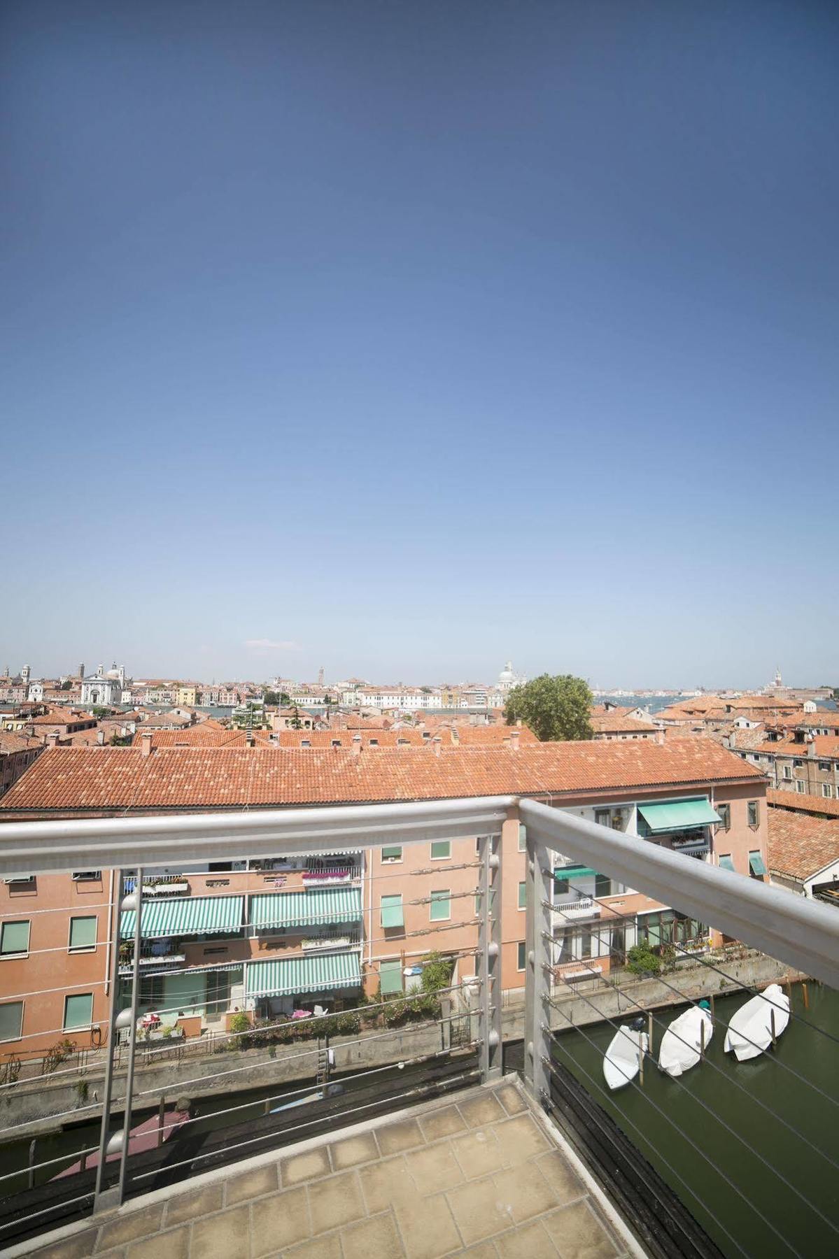 Sunny Terrace Veneza