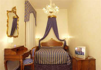Canal Hotel Venice