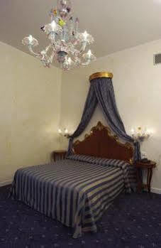 Canal Hotel Venice