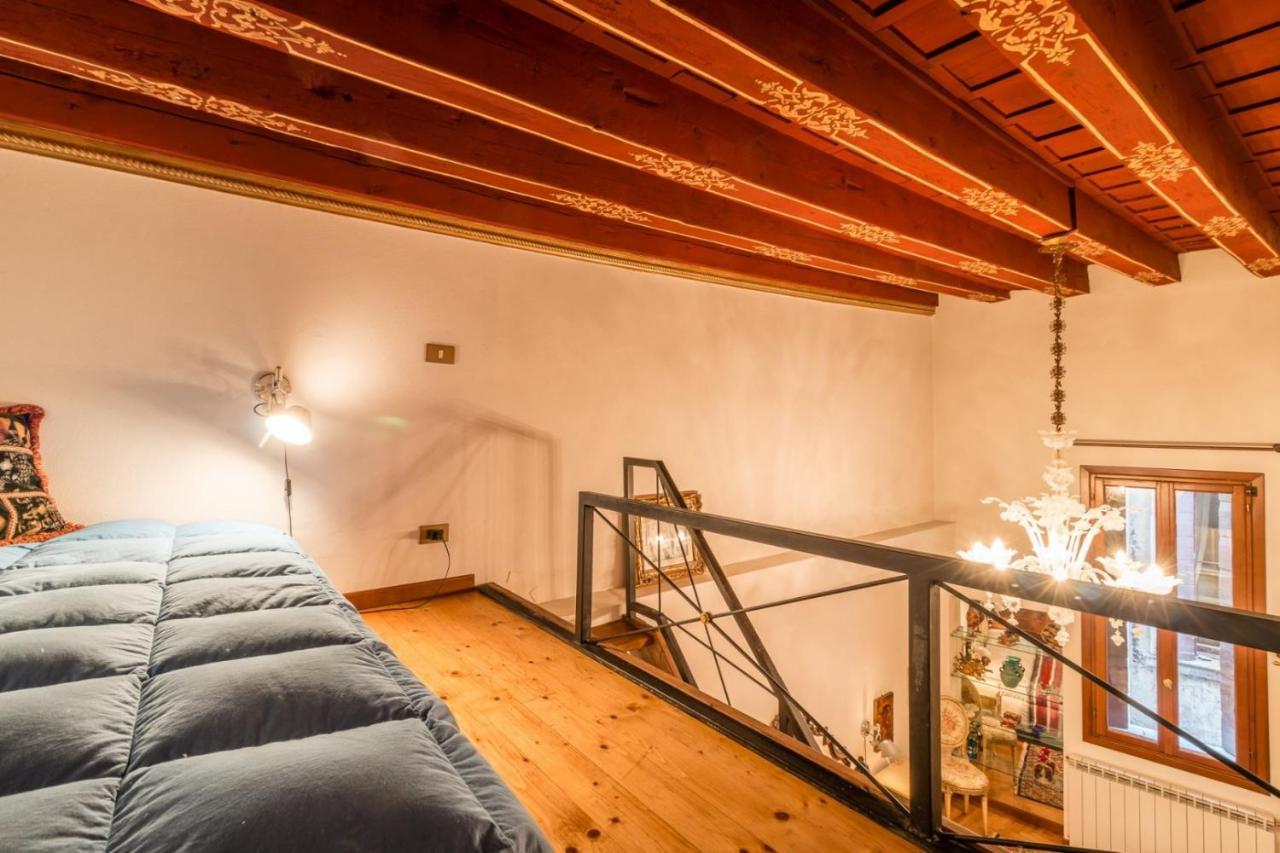 Fenice Backstage Over Canal Apartamento Veneza