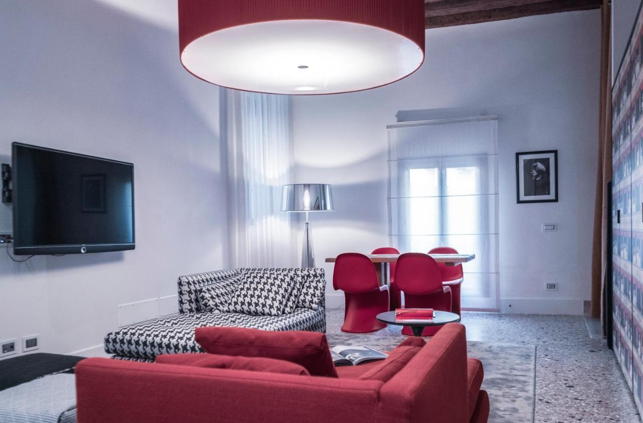 Joseph Apartment *