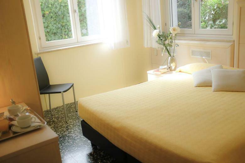Santa Lucia Hotel *