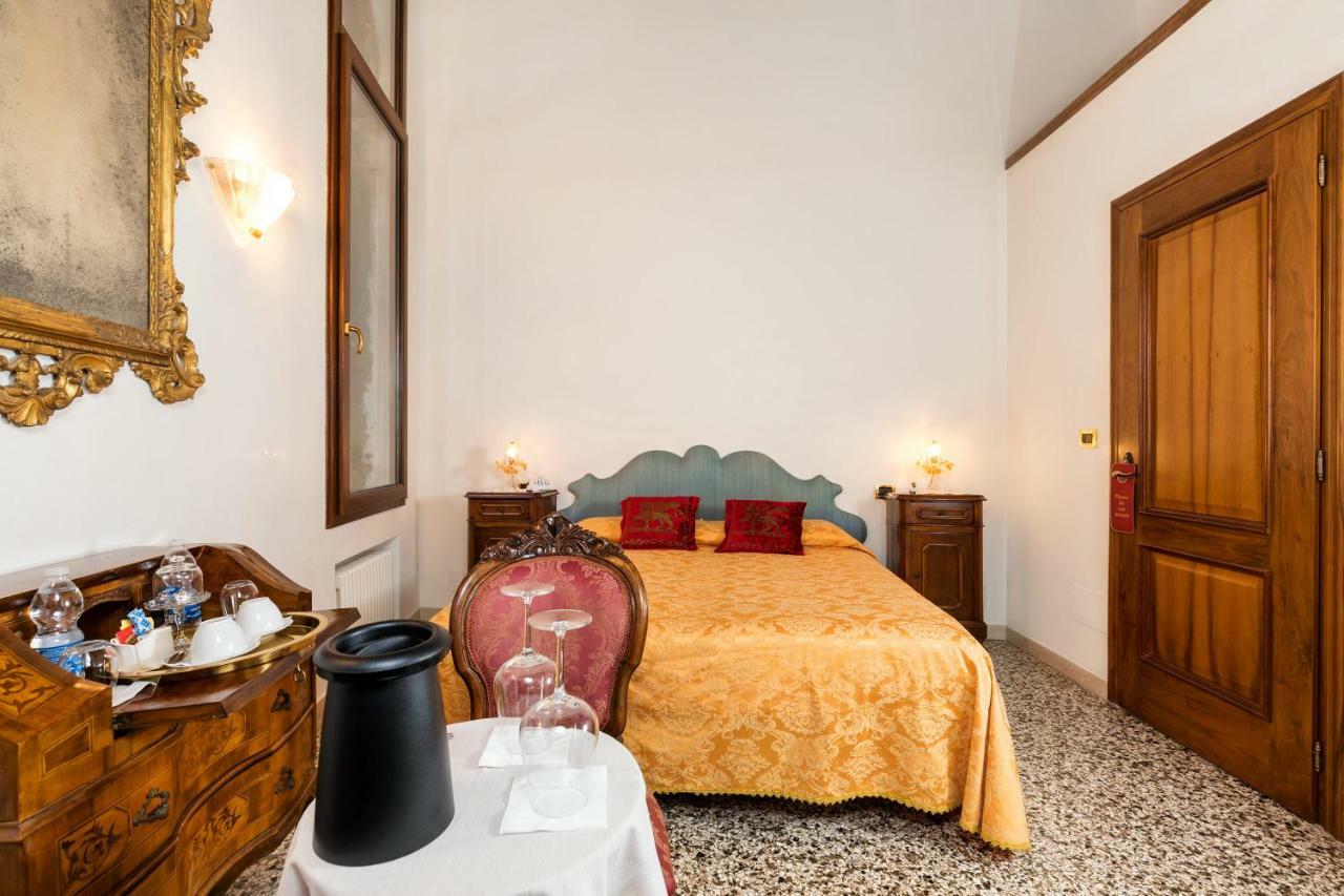 Luxury Venetian 2*