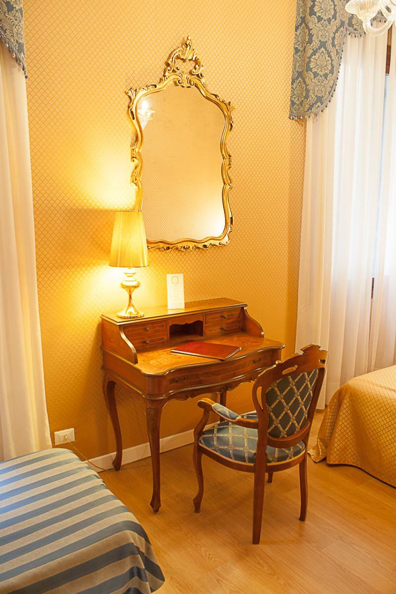 Hotel Canal 3*