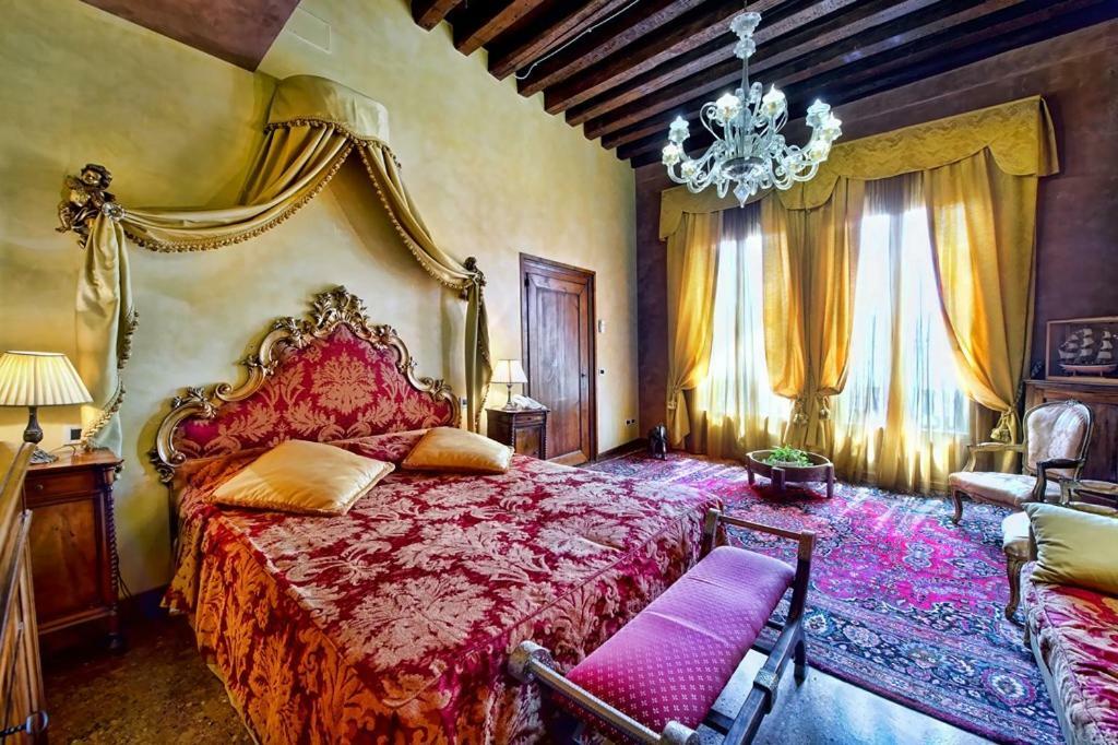 Odoni Aparthotel