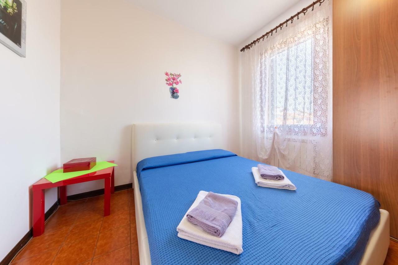 Apartment Near Station Santa Lucia Two Bedroom