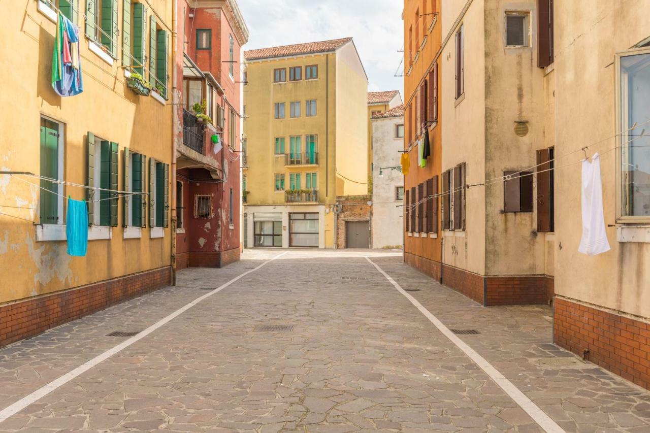 Near Station Santa Lucia Two Bedroom Apartment