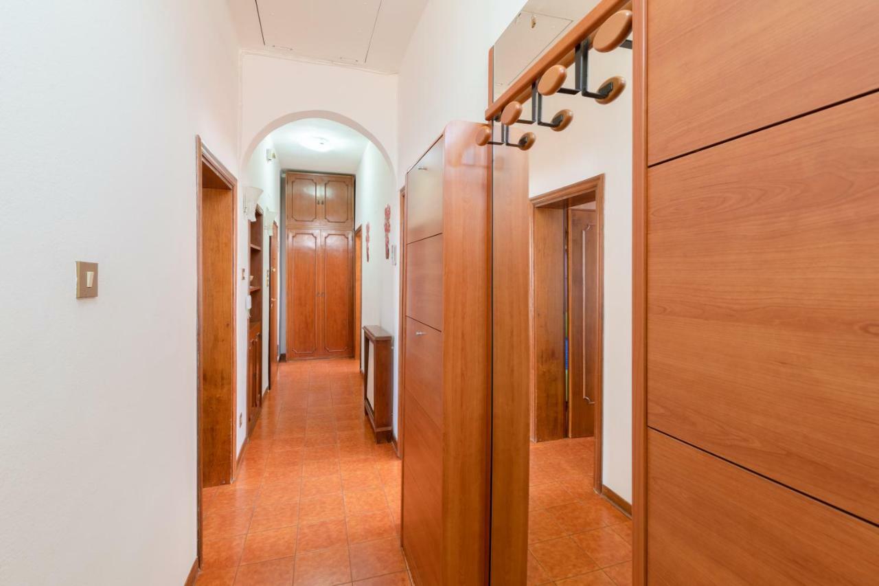 Apartment Near Station Santa Lucia Two Bedroom