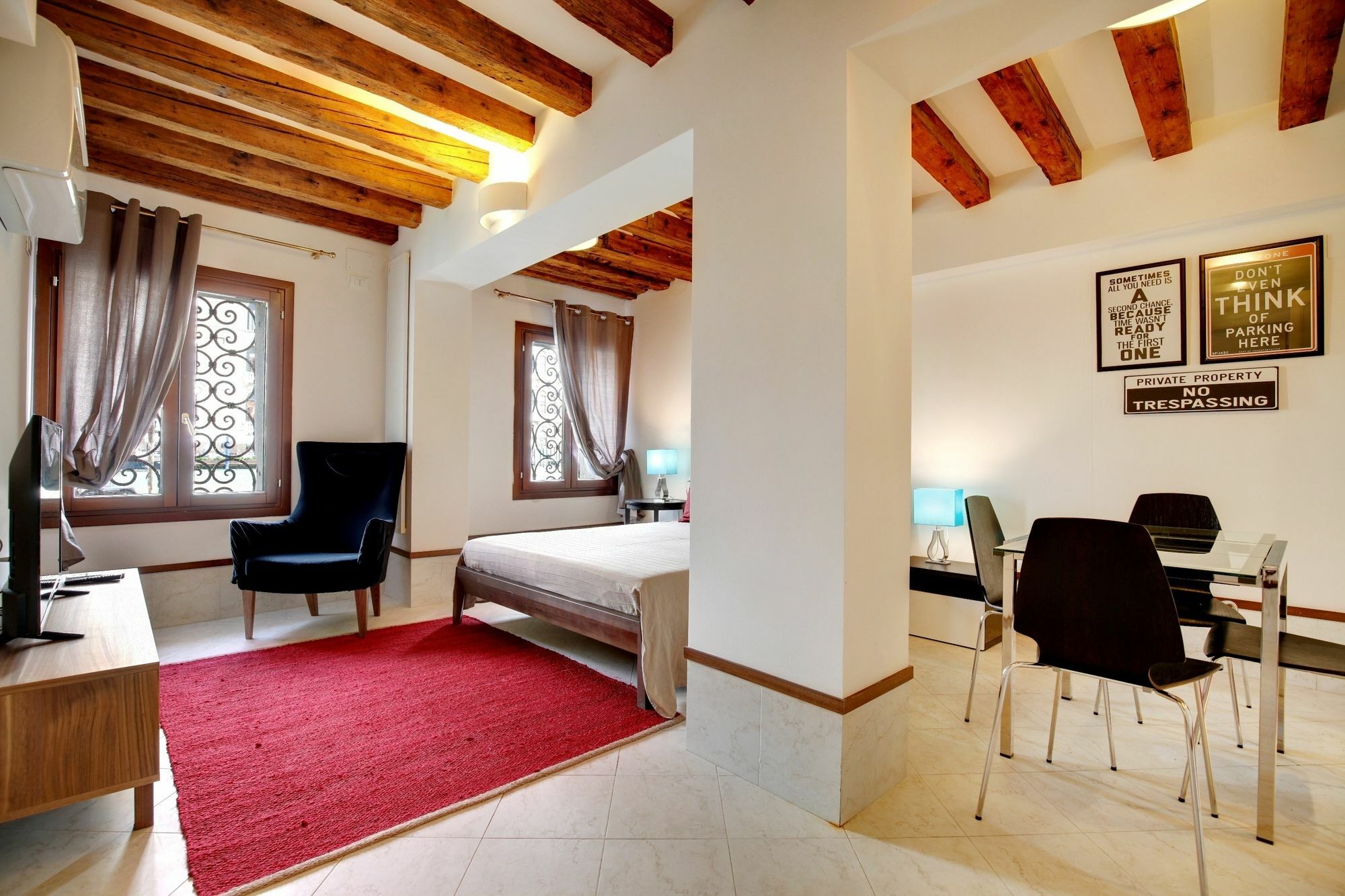 Venetian Grand Canal Apartment