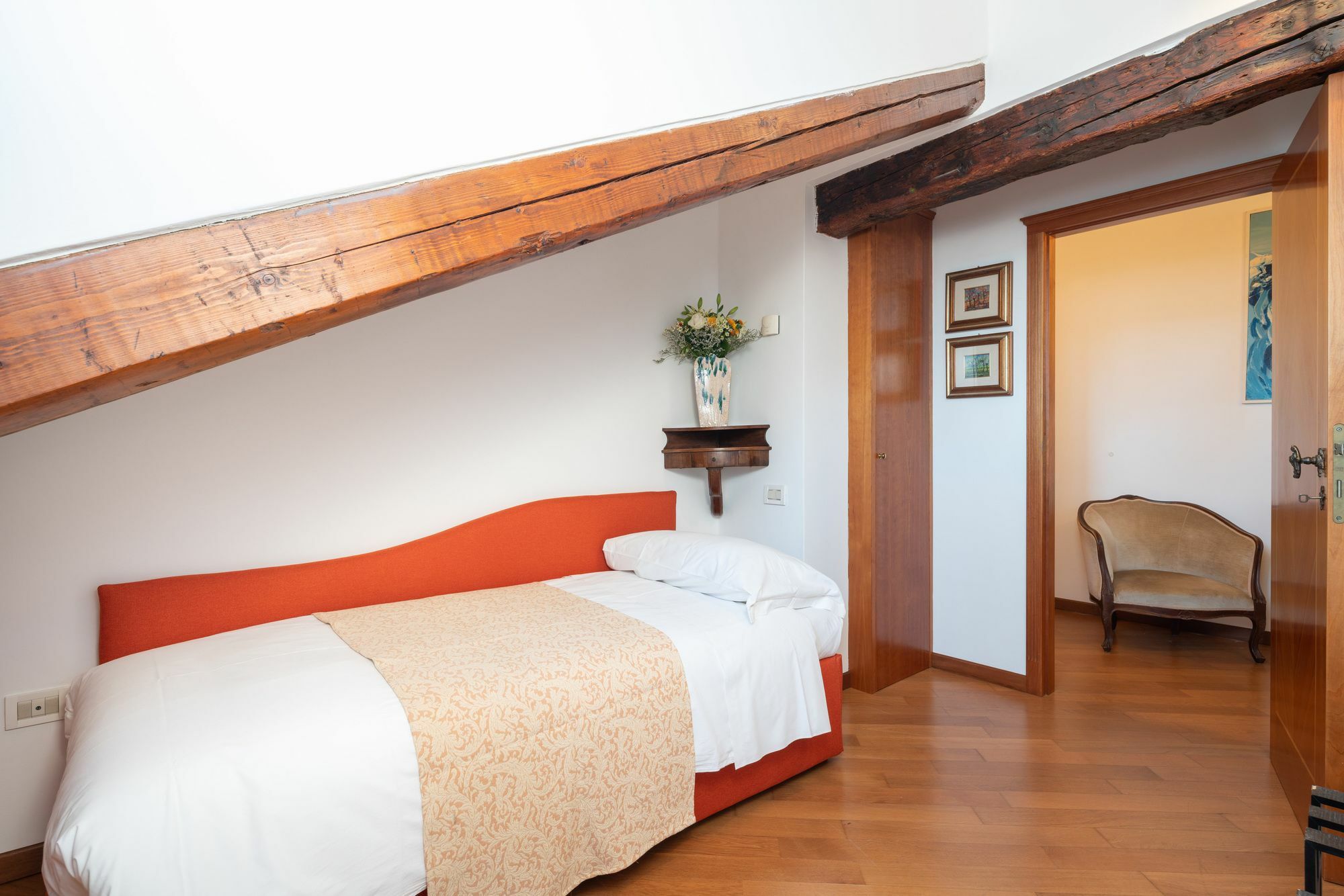 Ve.n.i.ce Cera Angels' Attic * Venice