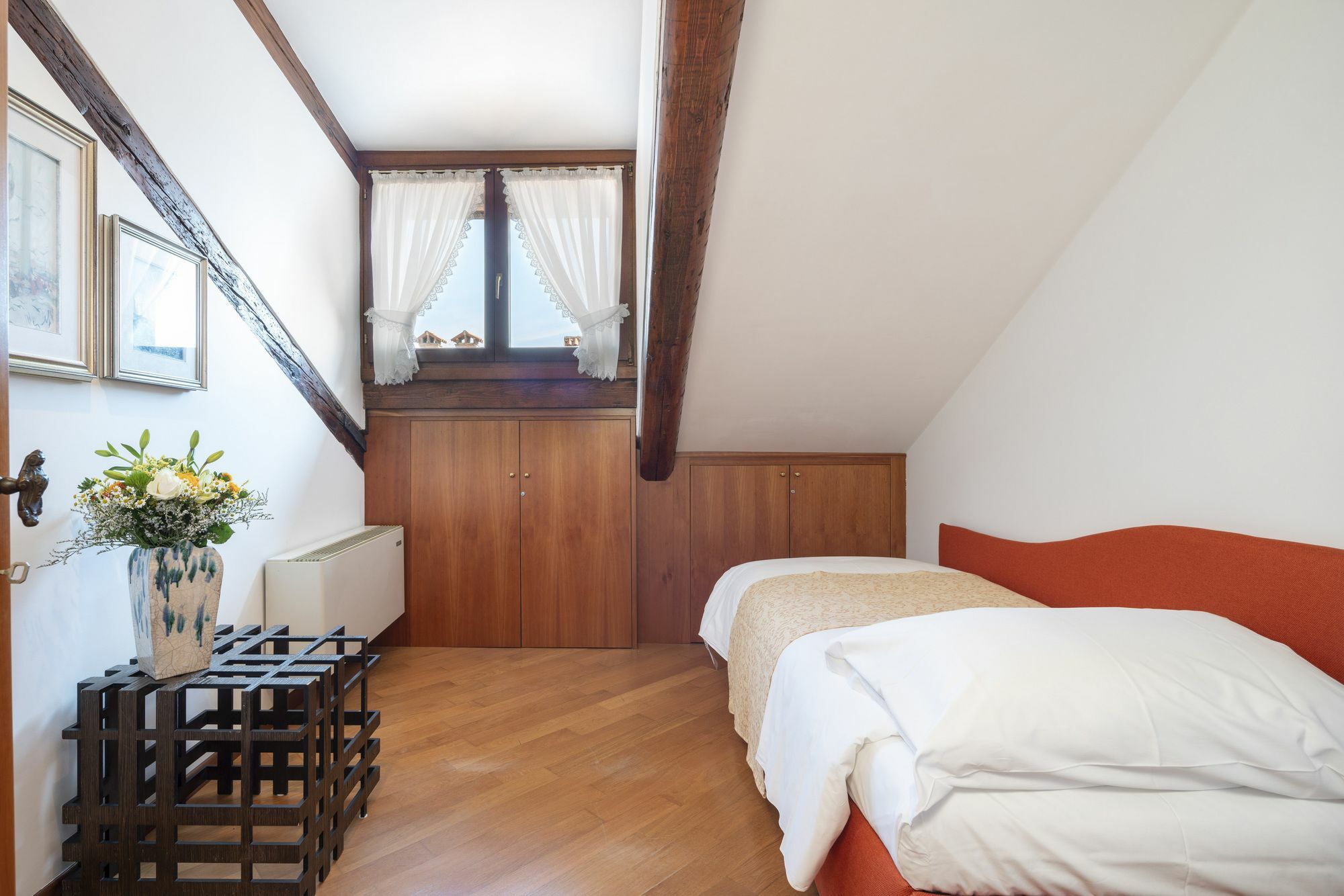 Ve.n.i.ce Cera Angels' Attic *