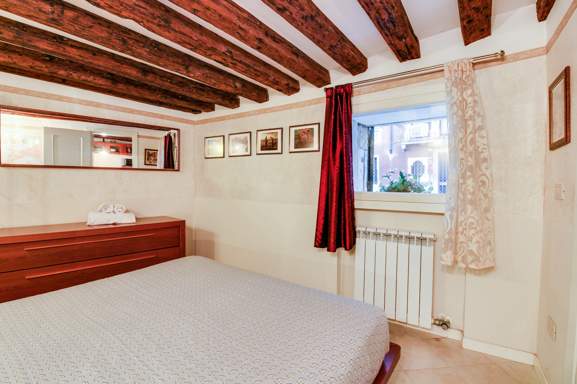 Apartment Romantic