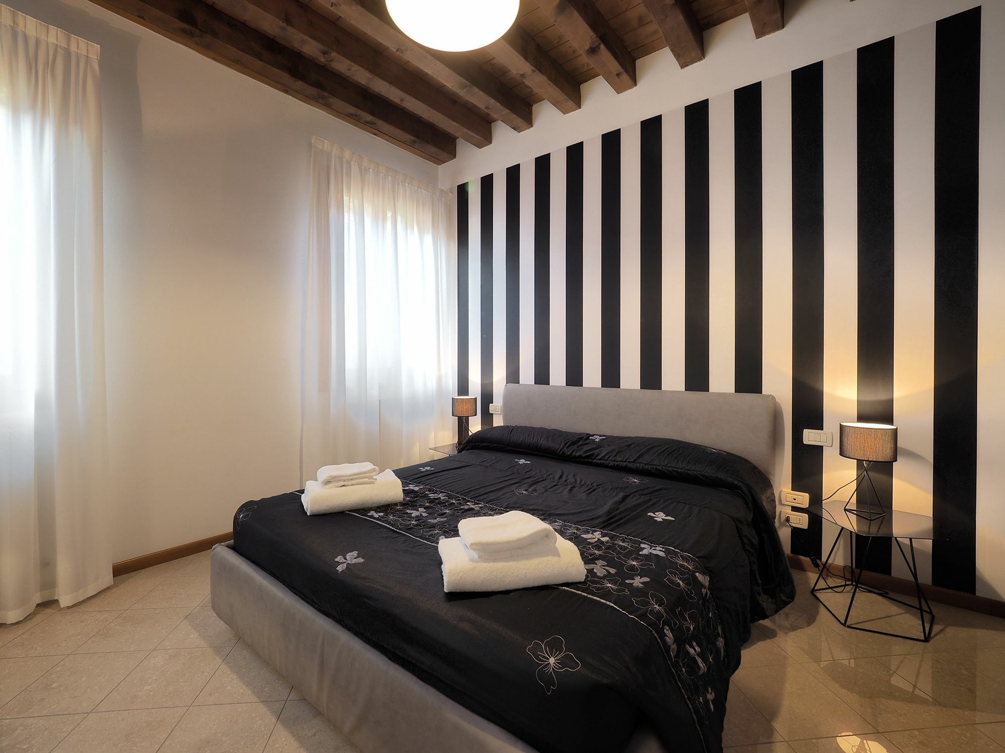 Venetian Style 3 *