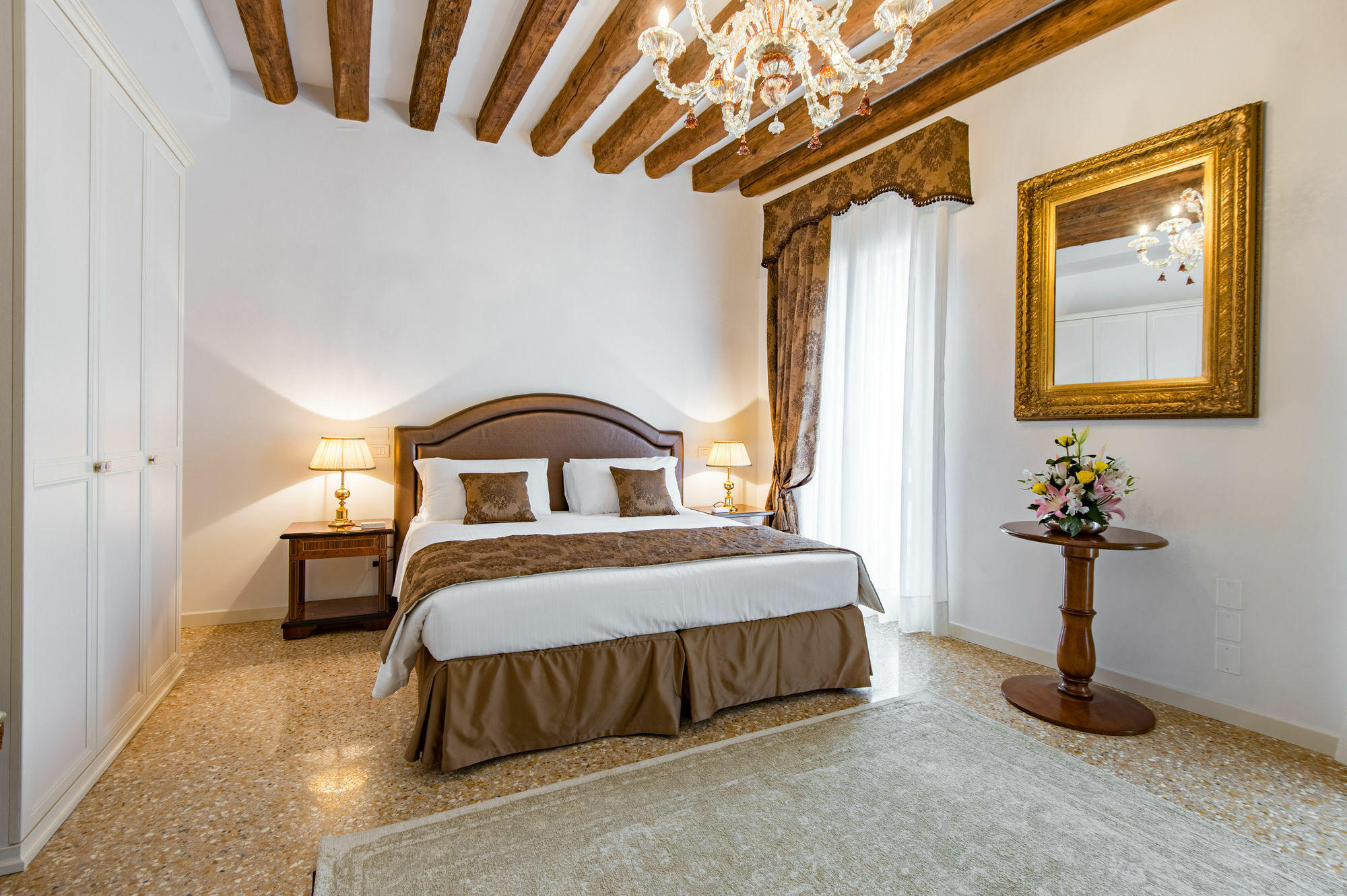 San Teodoro Palace - Luxury Apartments