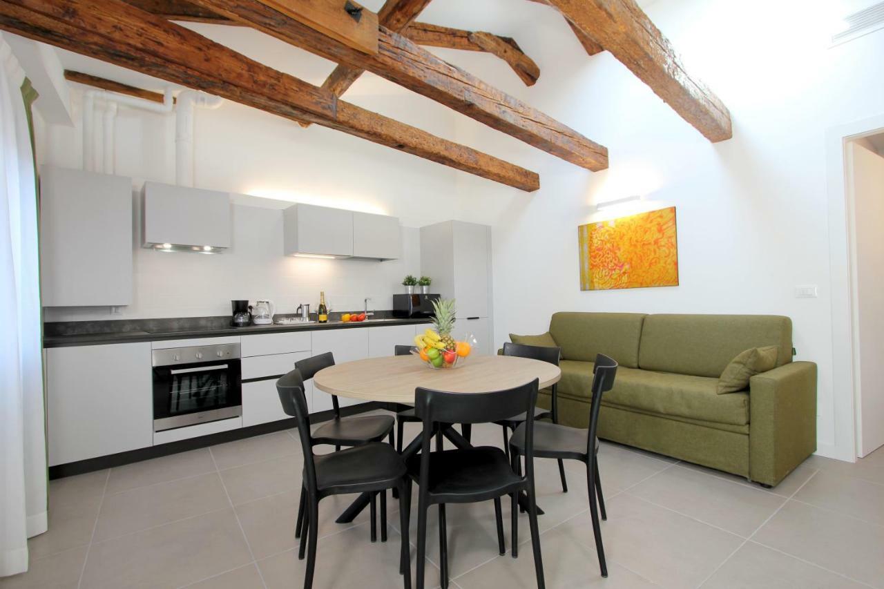 Degli Artisti Apartment