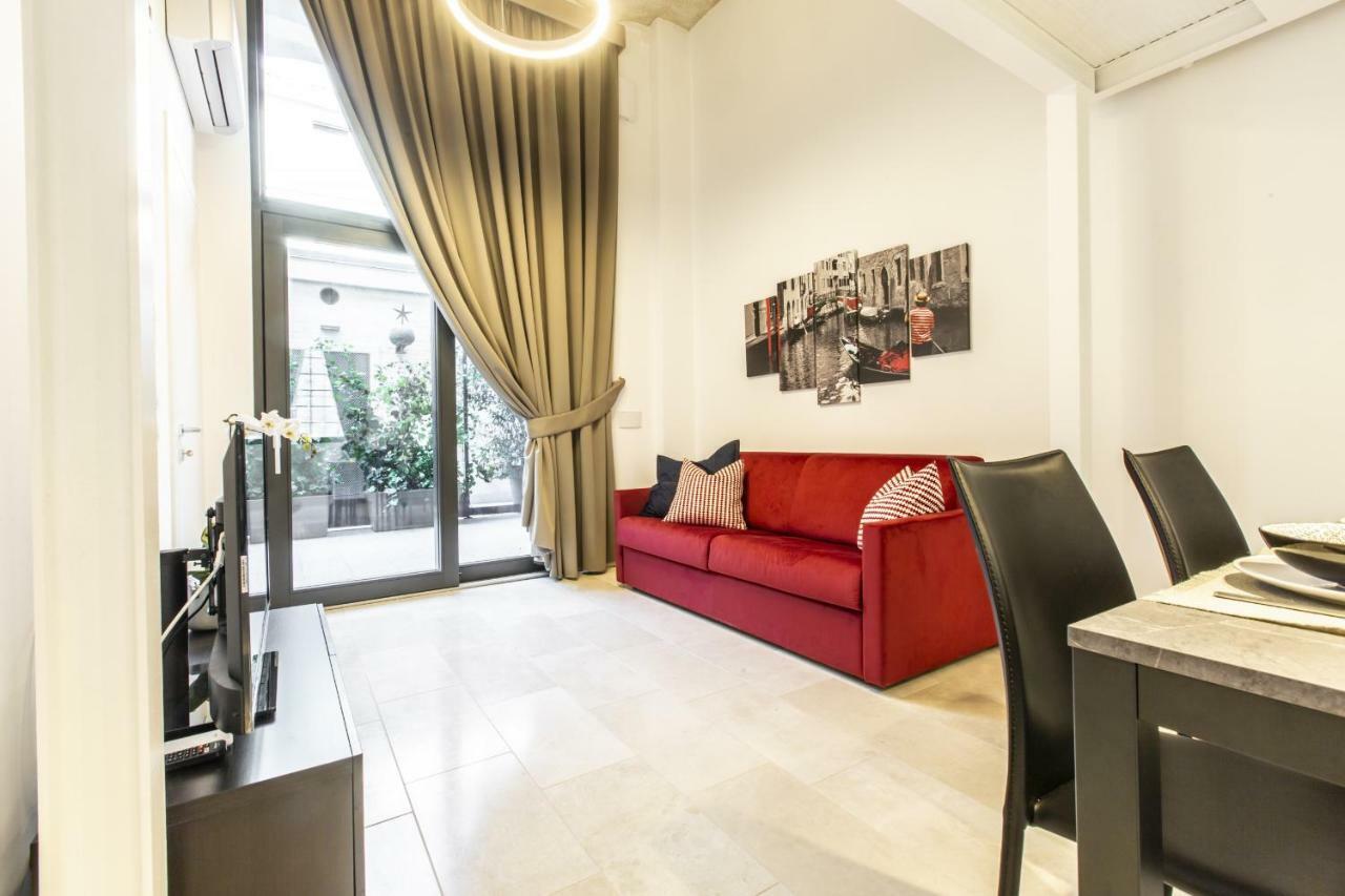 Elegant Fornasa Vecia, Canal View With A Beautiful Garden R&r Venice